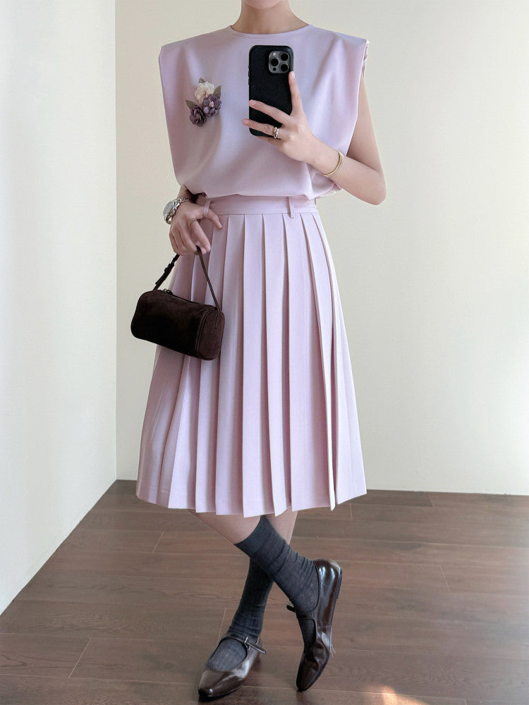 Gentle Pink Color Palette! Sleeveless Loose Vest with 3D Cut Pleated Skirt Set