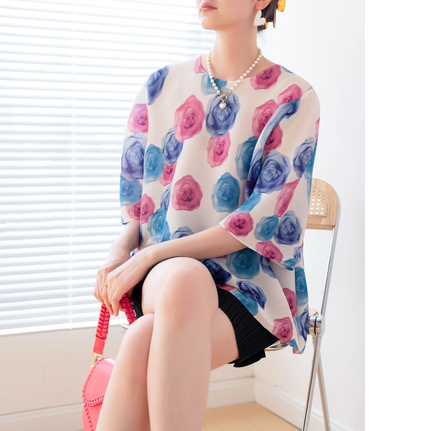 Fashionable Printed Loose Fit T-Shirt with Pleated Design Round Neck Oversized Casual Top for Summer