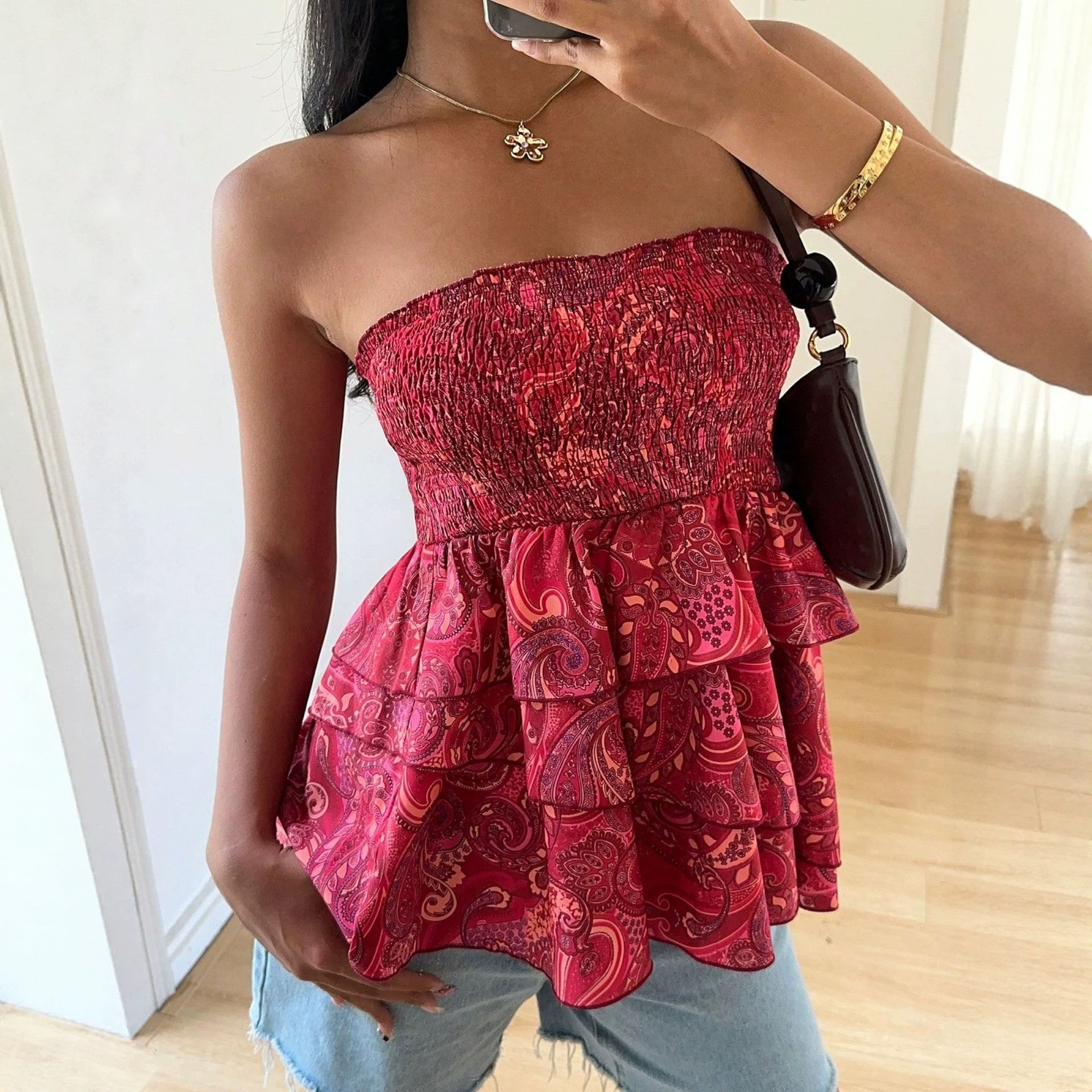 Sleeveless slim fit top