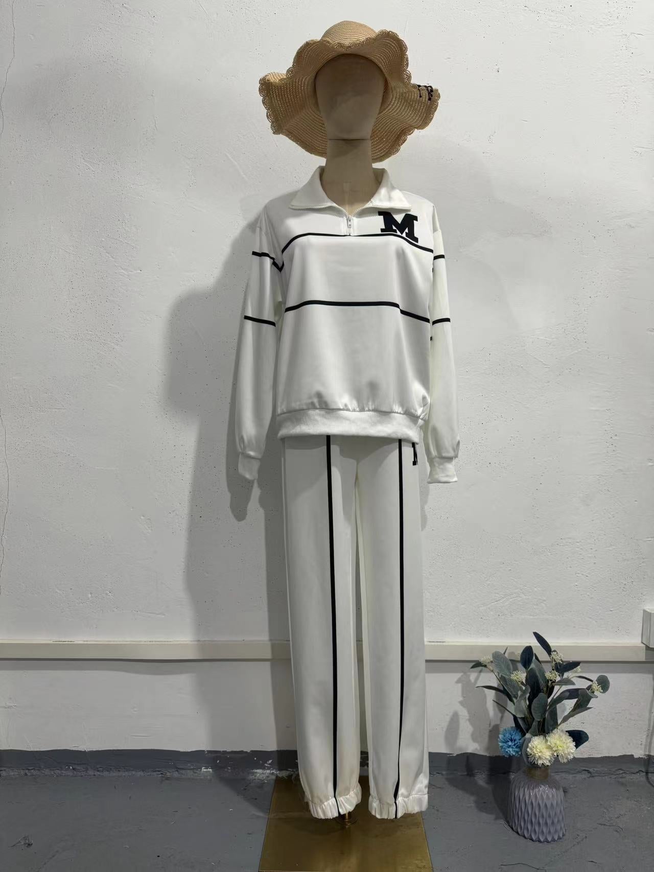 Fashionable Loose Set Design Sporty Style Outfit